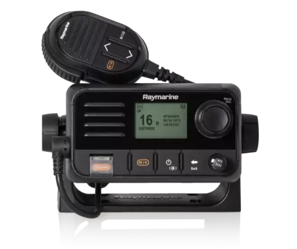 Raymarine Ray53 kompakt VHF-radio med GPS – officielt Raymarine-produktbillede
