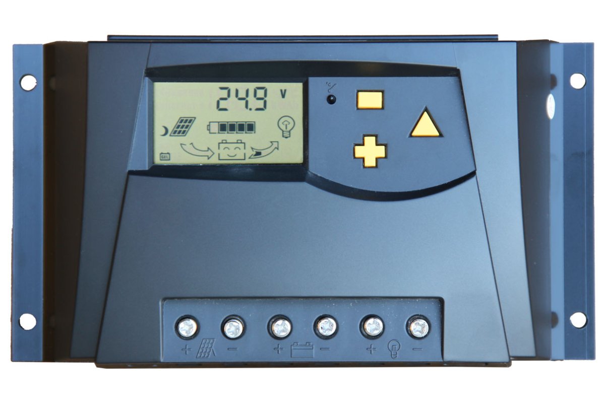 Billigt solcelleanlæg til fritidshus / kolonihavehus – 500–650 Wh daglig produktion (off‑grid) - SejlStrøm