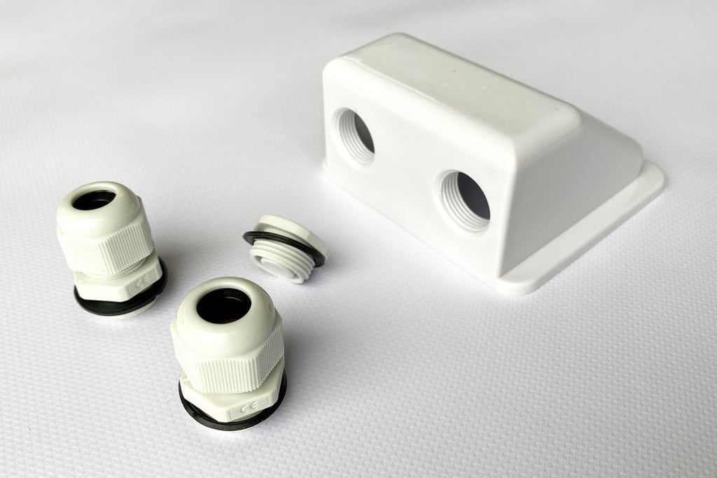 Kabelgennemføring til Solcelle – 1 eller 2 Kabler (Ø6–10 mm) - SejlStrøm